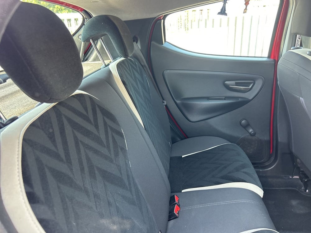 Lancia Ypsilon usata a Bergamo (17)