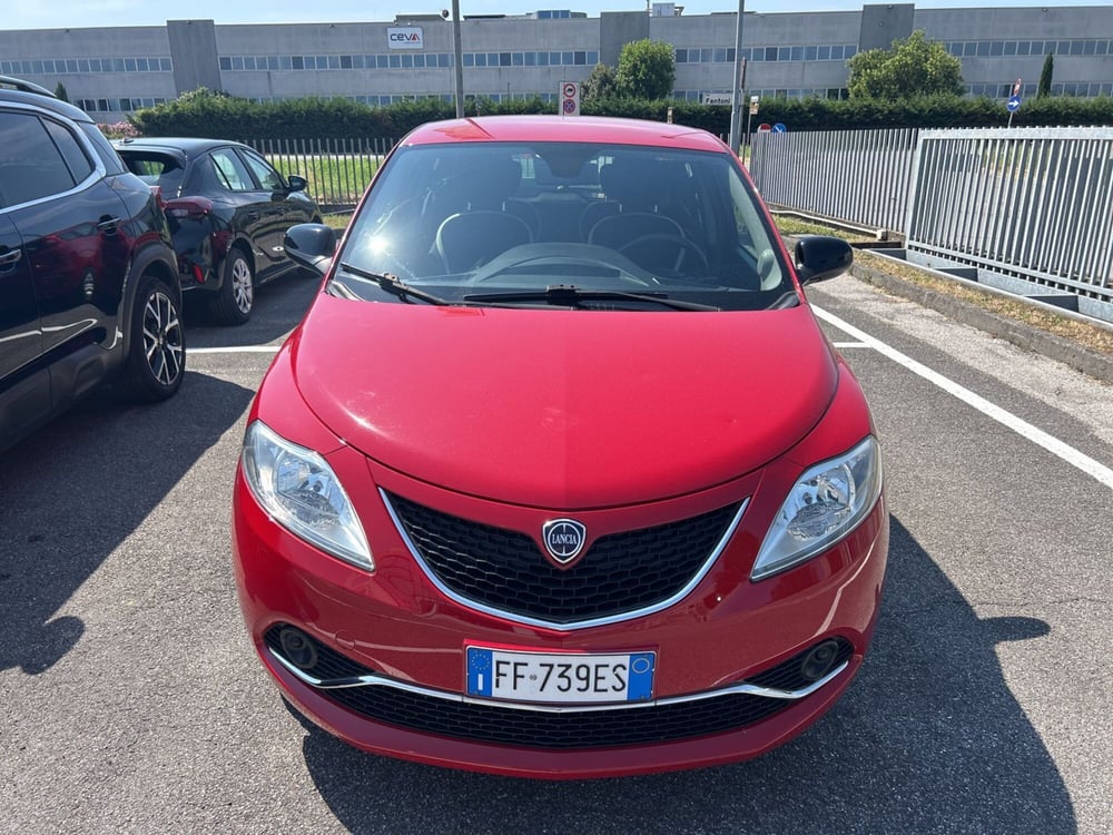 Lancia Ypsilon usata a Bergamo (2)