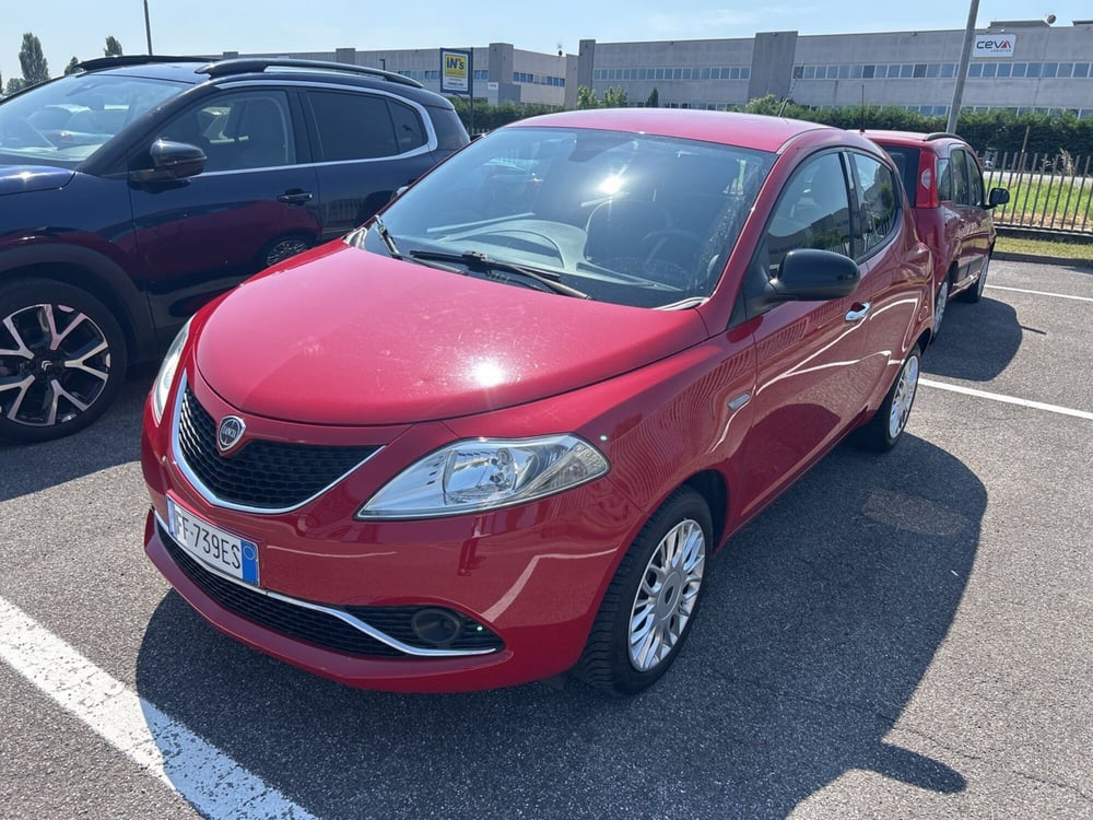 Lancia Ypsilon usata a Bergamo (3)