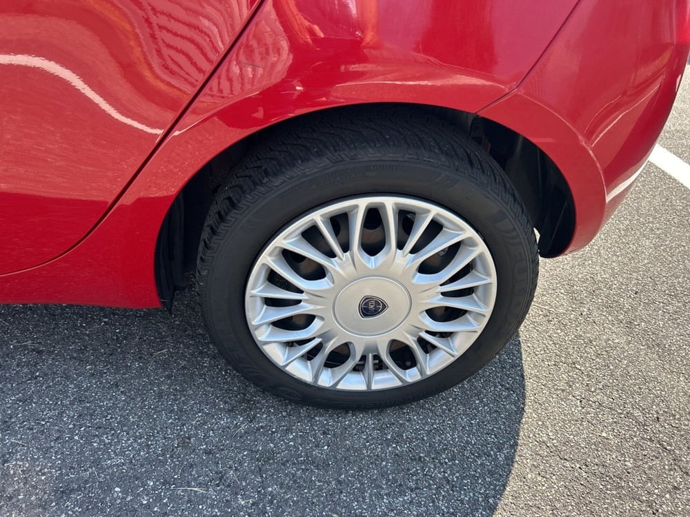 Lancia Ypsilon usata a Bergamo (8)