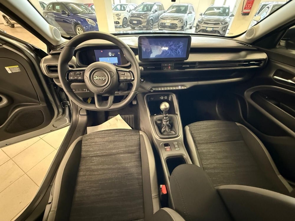 Jeep Avenger nuova a Arezzo (10)