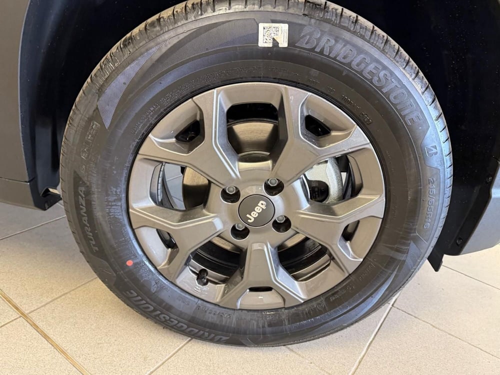 Jeep Avenger nuova a Arezzo (19)
