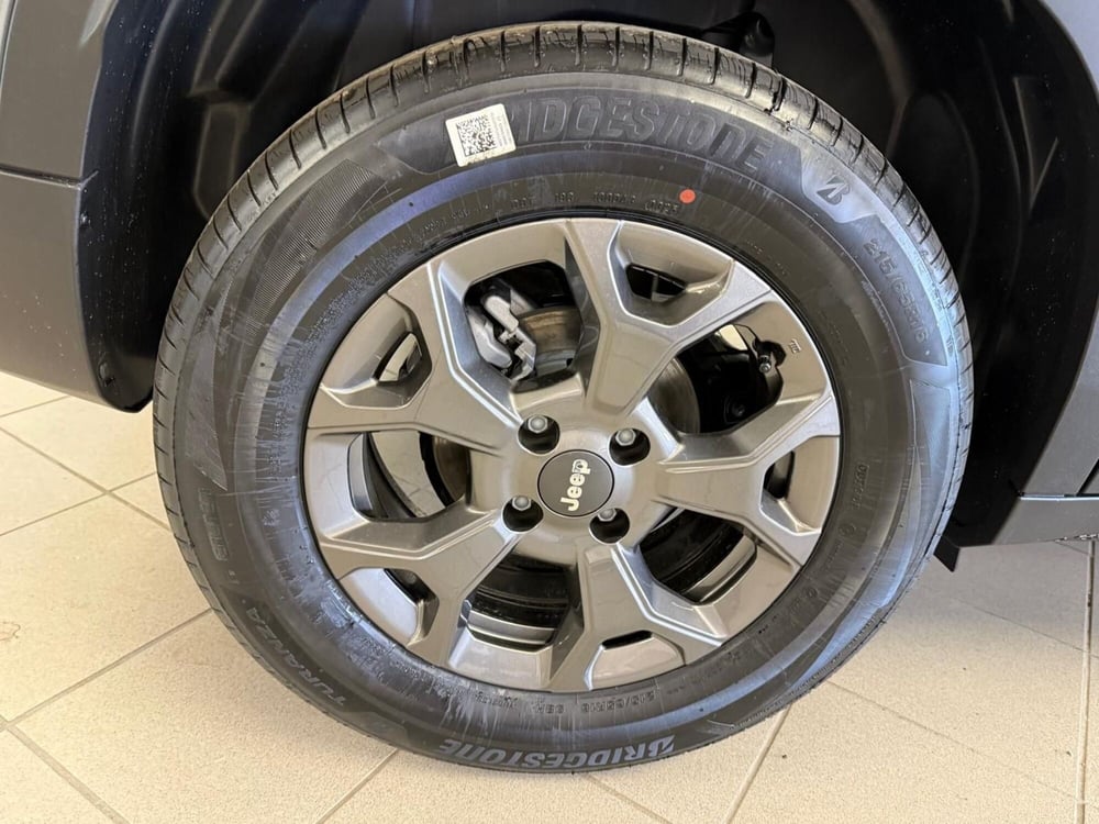 Jeep Avenger nuova a Arezzo (20)