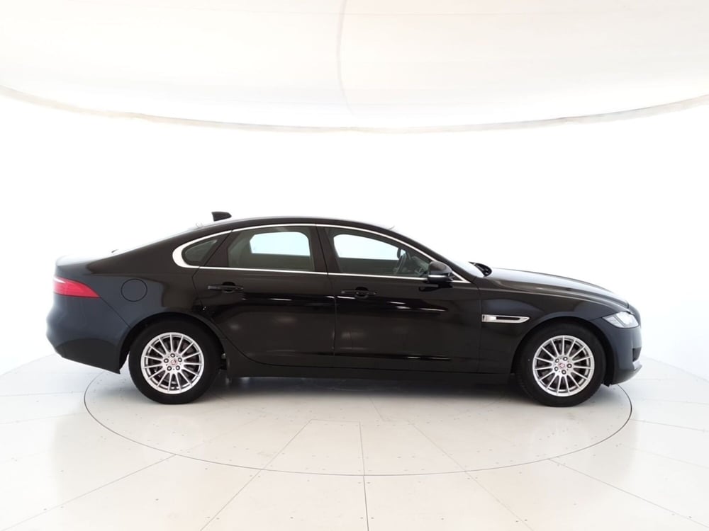 Jaguar XF usata a Monza e Brianza (6)