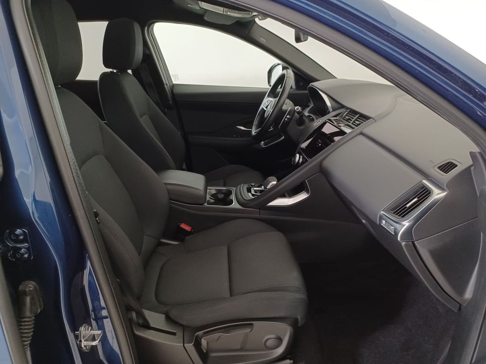 Jaguar E-Pace usata a Torino (3)