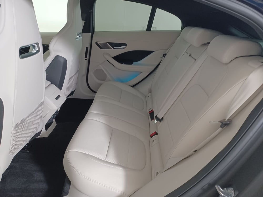 Jaguar I-Pace usata a Torino (5)
