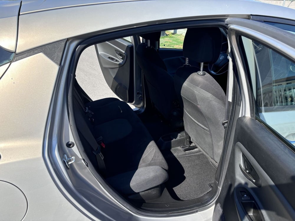 Lancia Ypsilon usata a Ancona (12)