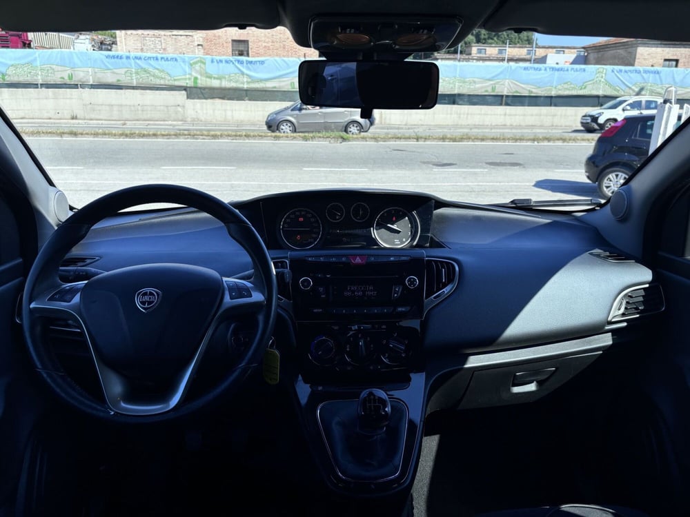Lancia Ypsilon usata a Ancona (15)