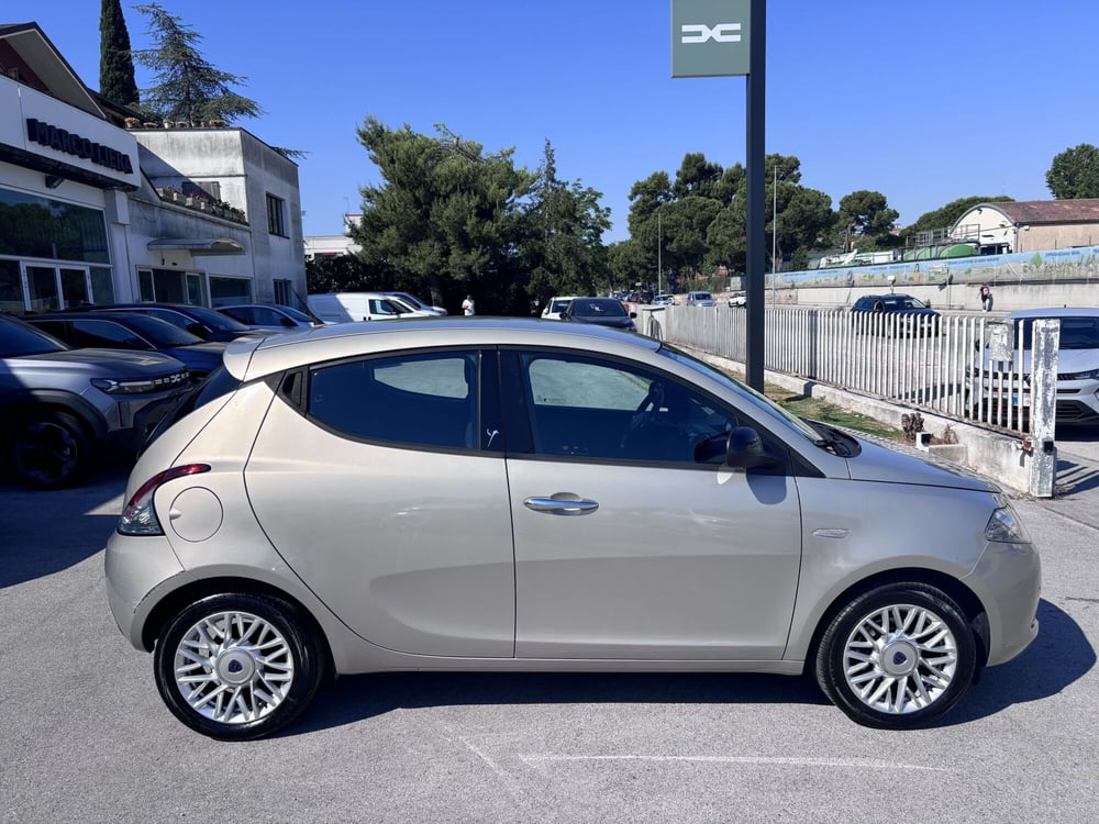 Lancia Ypsilon usata a Ancona (4)