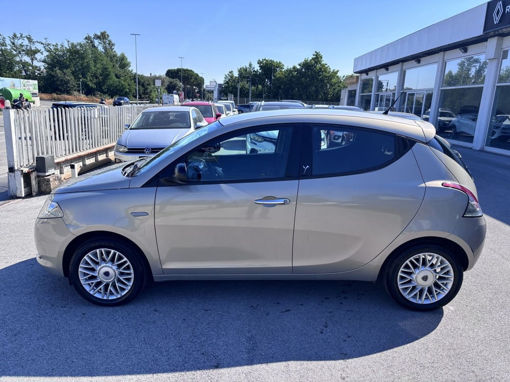Lancia Ypsilon usata a Ancona (8)