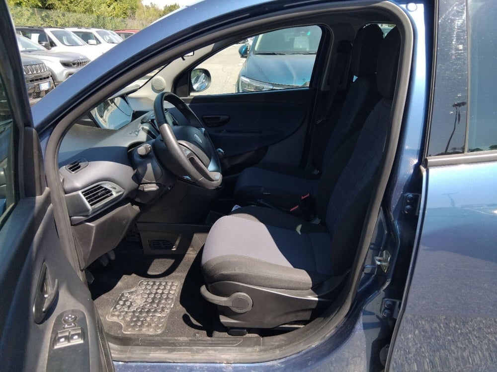 Lancia Ypsilon usata a Roma (13)