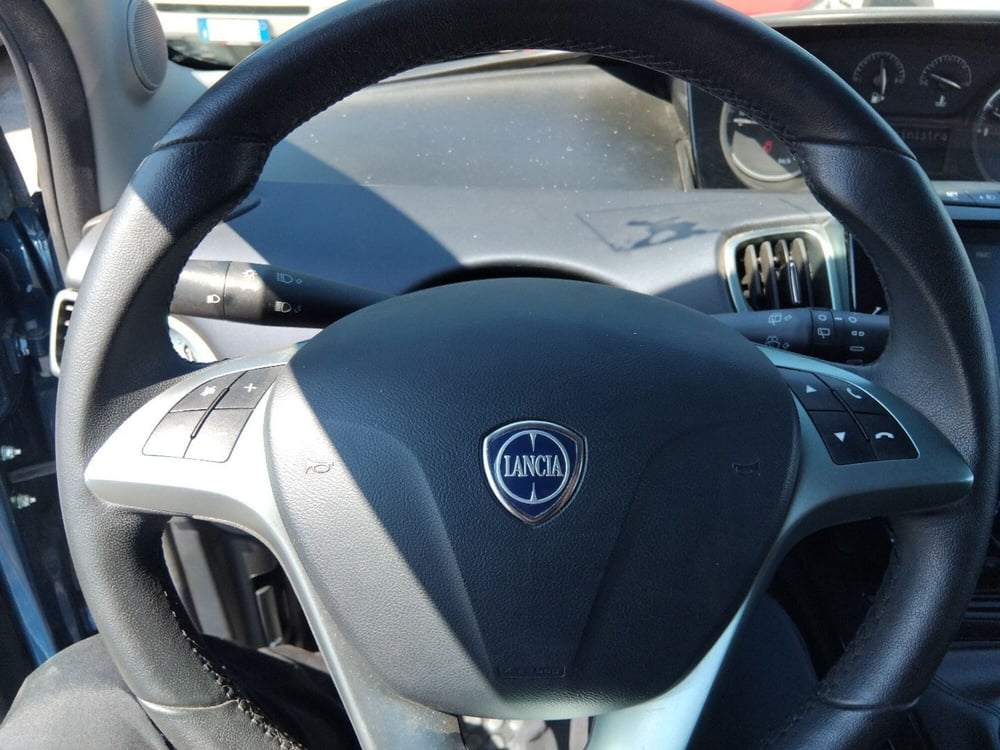 Lancia Ypsilon usata a Roma (14)