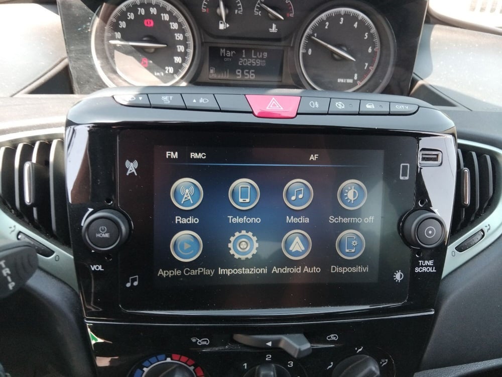 Lancia Ypsilon usata a Roma (16)