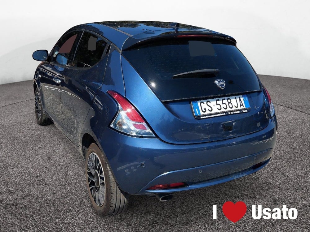 Lancia Ypsilon usata a Roma (4)