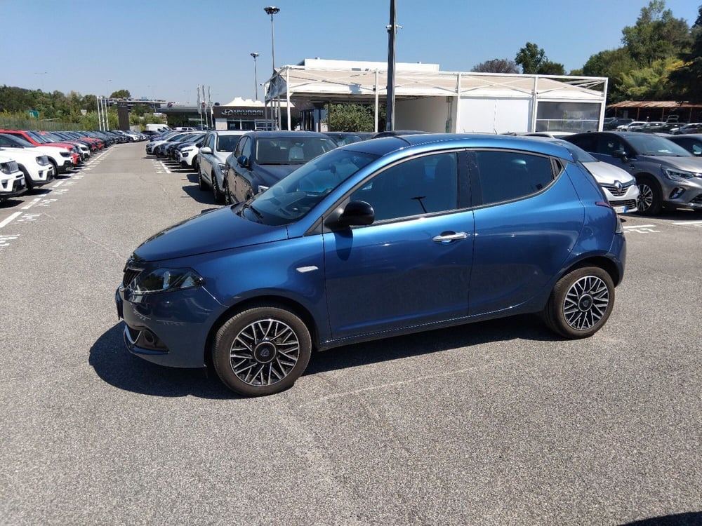 Lancia Ypsilon usata a Roma (8)