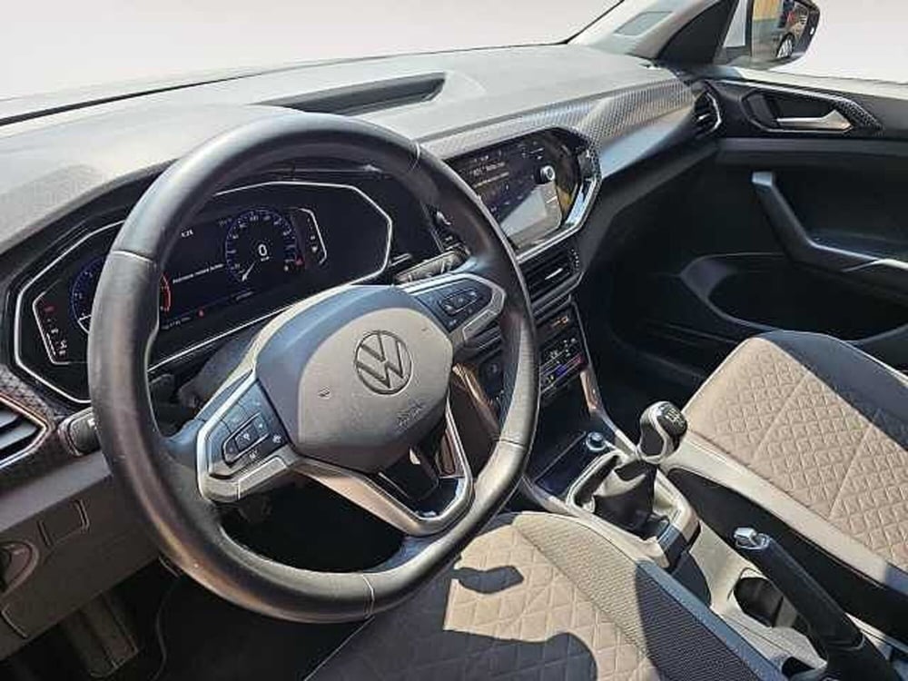Volkswagen T-Cross usata a Lecco (14)