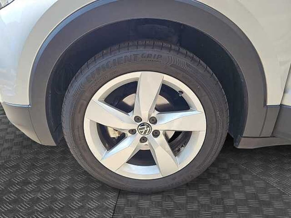 Volkswagen T-Cross usata a Lecco (15)