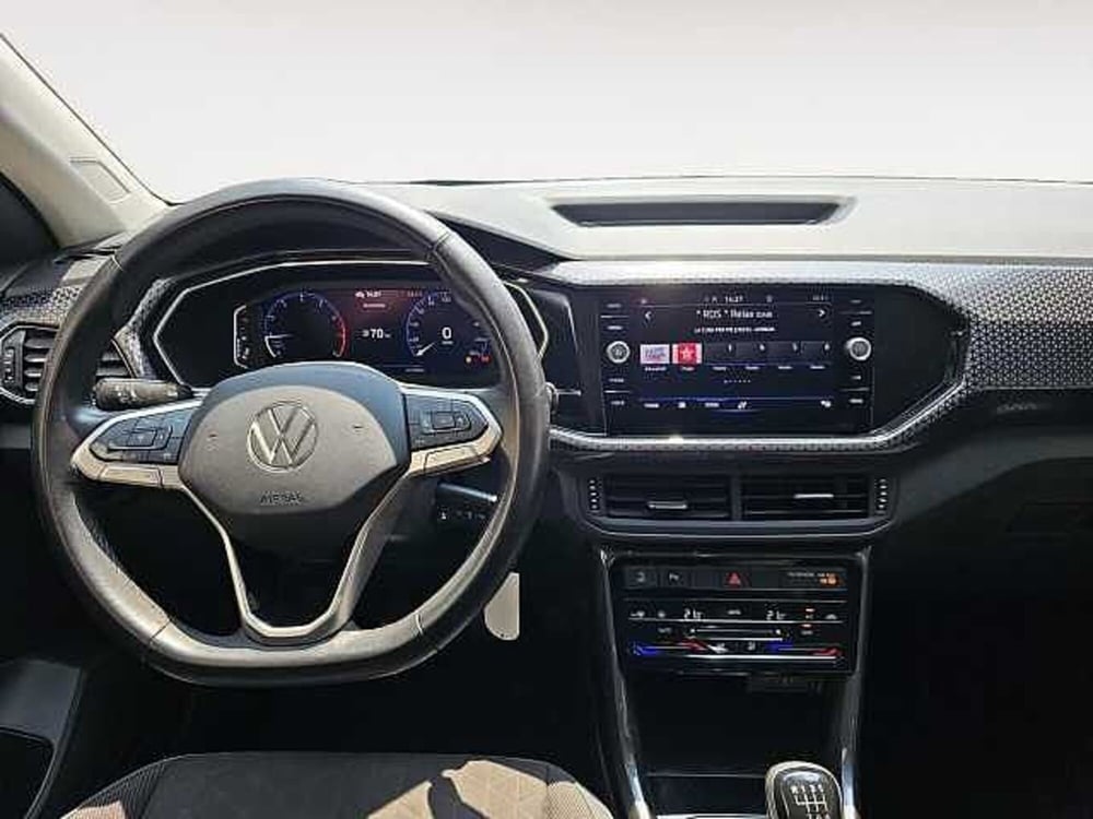 Volkswagen T-Cross usata a Lecco (9)