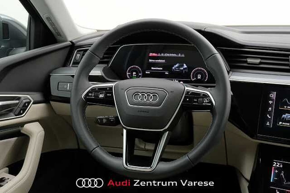 Audi Q8 Sportback nuova a Varese (10)