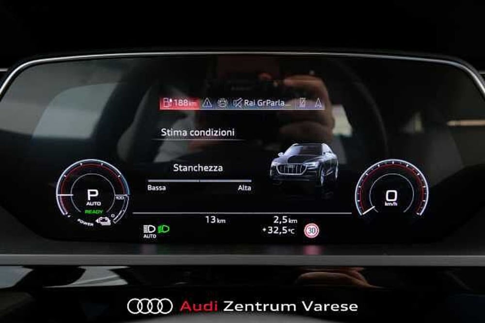 Audi Q8 Sportback nuova a Varese (11)