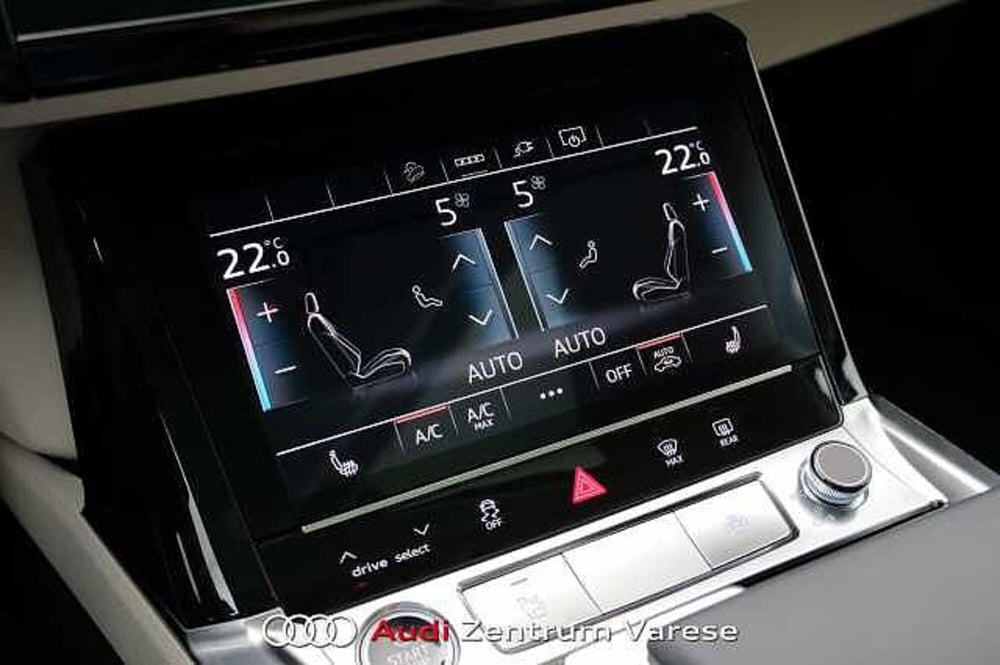Audi Q8 Sportback nuova a Varese (14)
