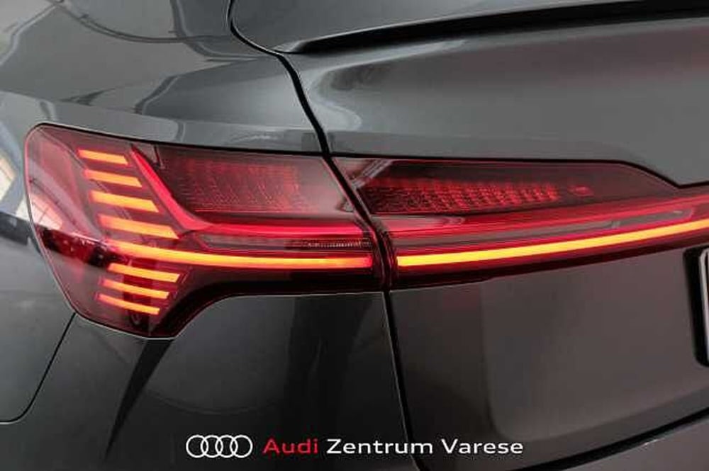 Audi Q8 Sportback nuova a Varese (5)