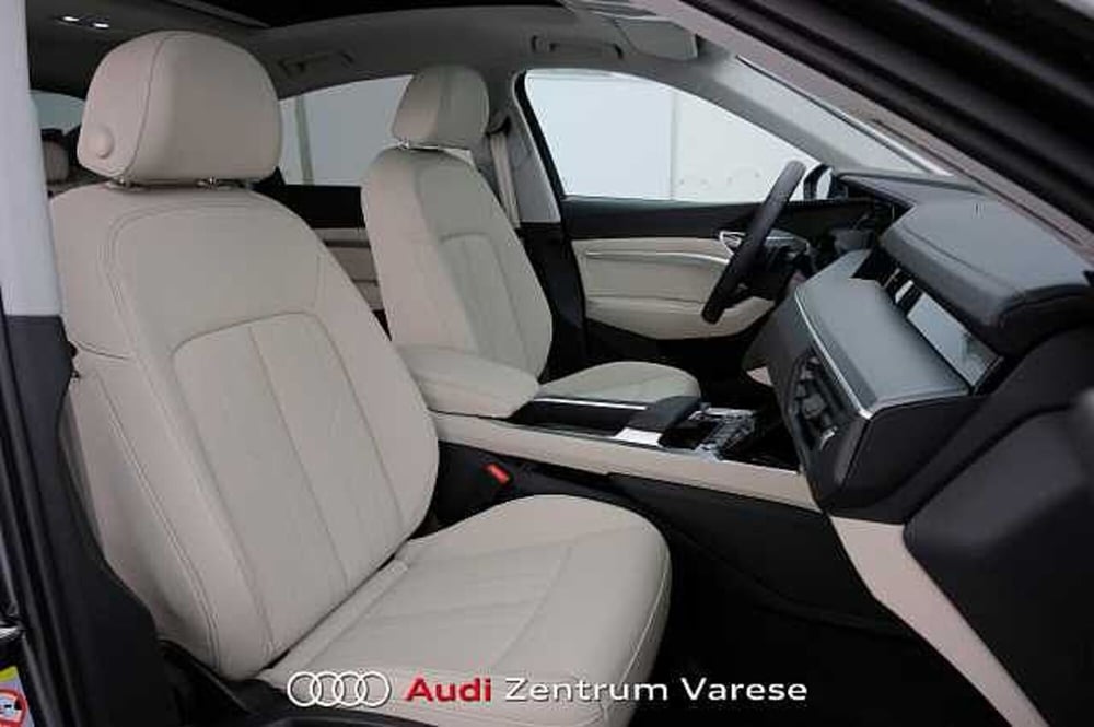 Audi Q8 Sportback nuova a Varese (7)