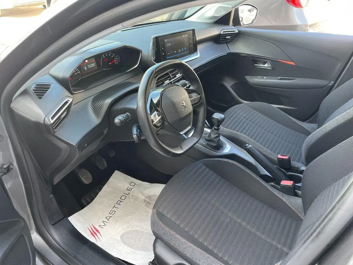 Peugeot 208 usata a Lecce (19)