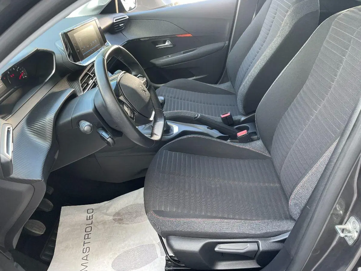 Peugeot 208 usata a Lecce (20)