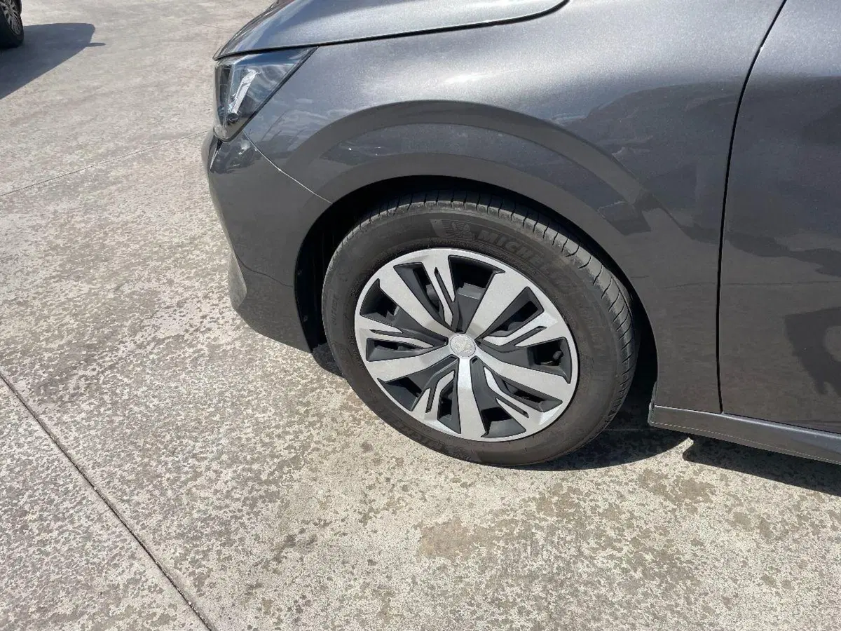 Peugeot 208 usata a Lecce (4)