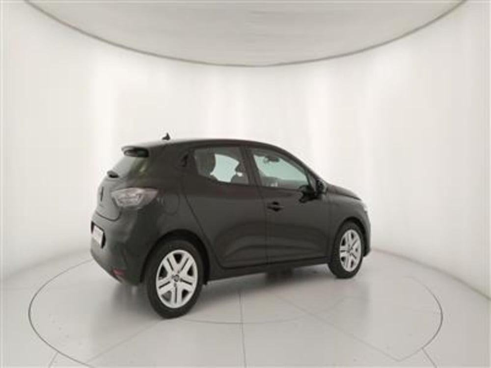 Renault Clio nuova a Bari (8)