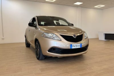 Lancia Ypsilon 1.2 69 CV 5 porte Gold del 2018 usata a Fondi