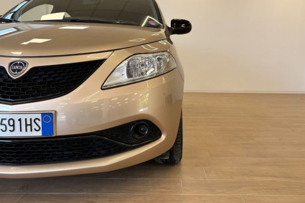 Lancia Ypsilon usata a Latina (11)