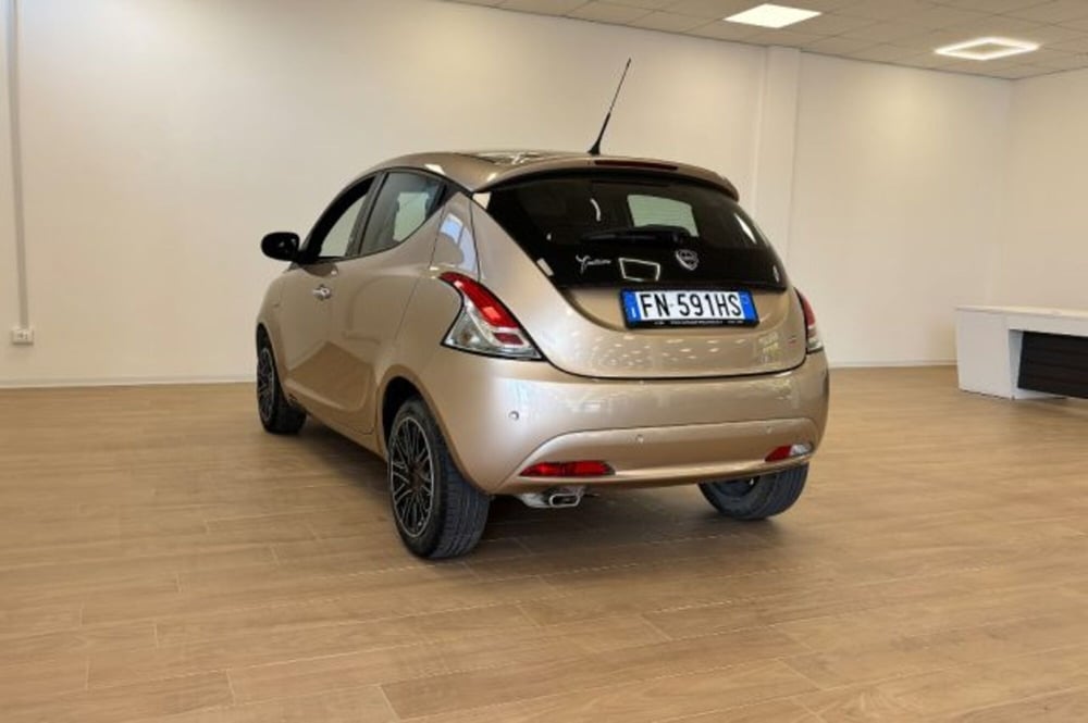 Lancia Ypsilon usata a Latina (5)