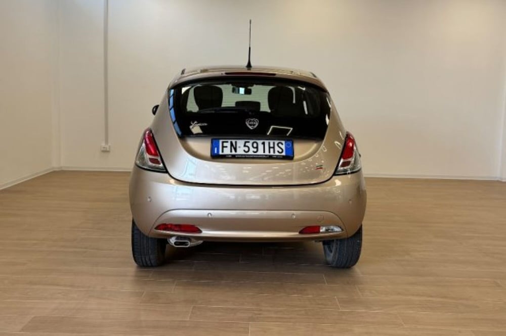 Lancia Ypsilon usata a Latina (6)