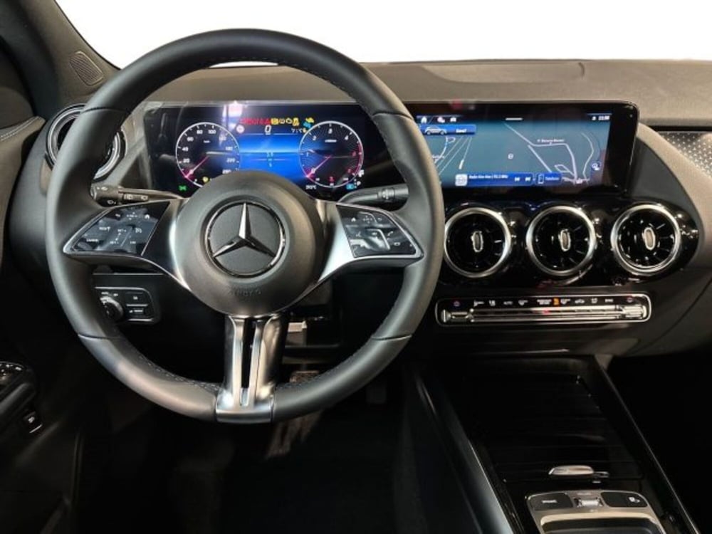 Mercedes-Benz GLA SUV nuova a Bologna (14)