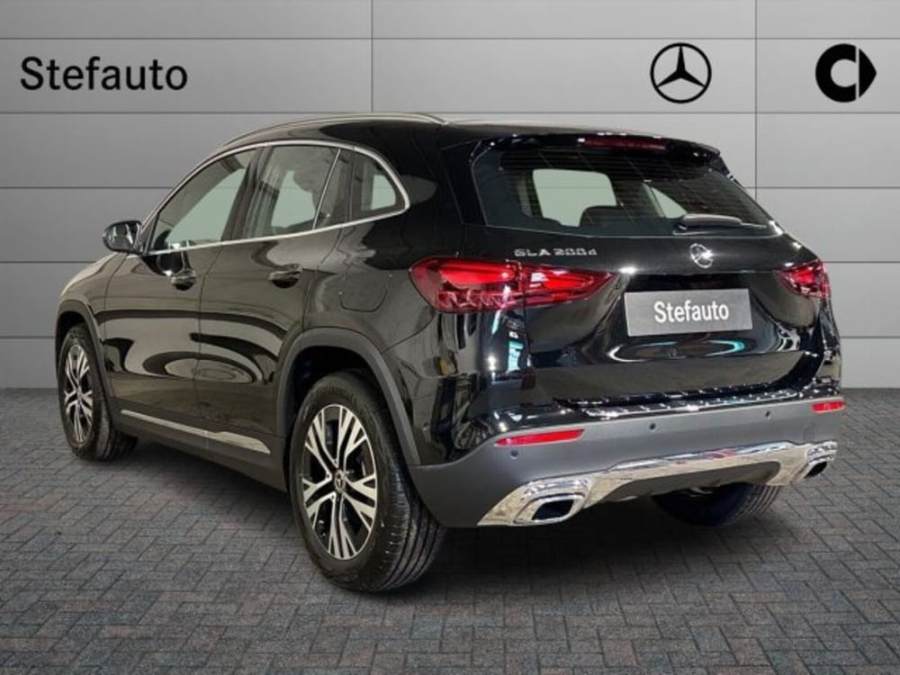 Mercedes-Benz GLA SUV nuova a Bologna (5)