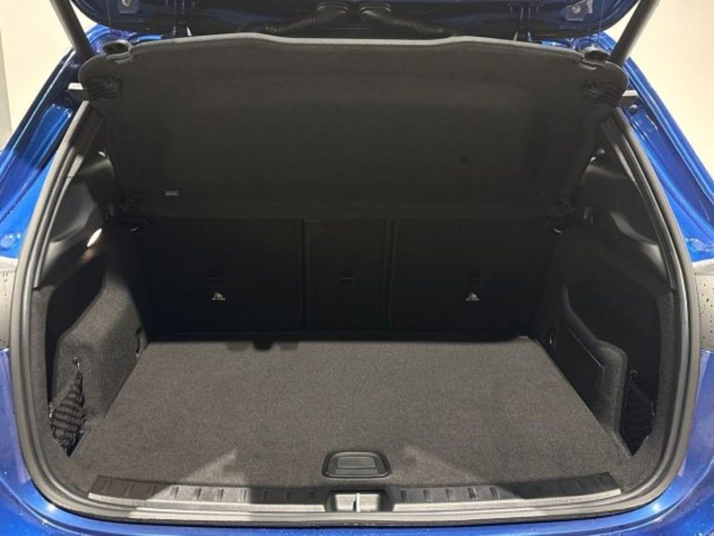 Mercedes-Benz GLA SUV nuova a Bologna (7)