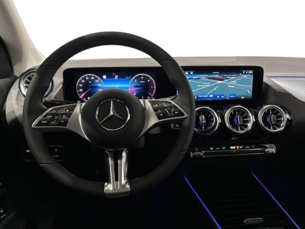 Mercedes-Benz GLA SUV nuova a Bologna (14)
