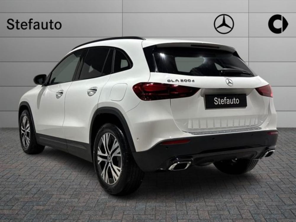 Mercedes-Benz GLA SUV nuova a Bologna (5)