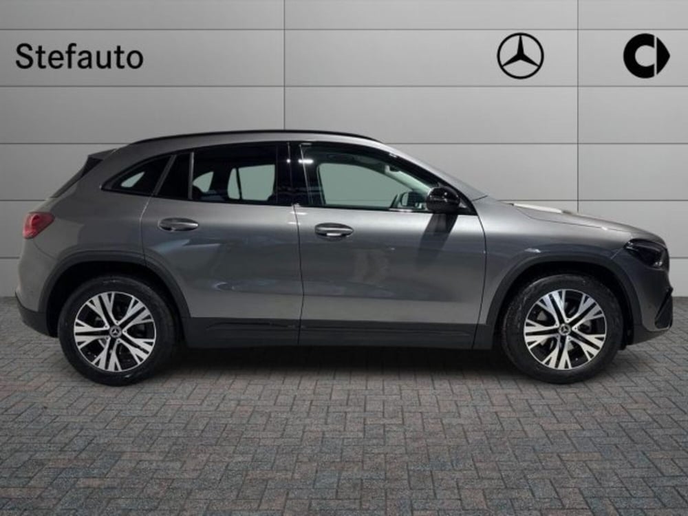 Mercedes-Benz GLA SUV nuova a Bologna (2)