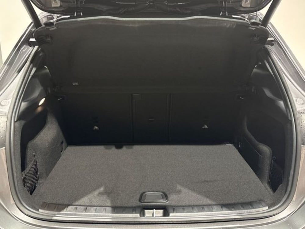 Mercedes-Benz GLA SUV nuova a Bologna (7)