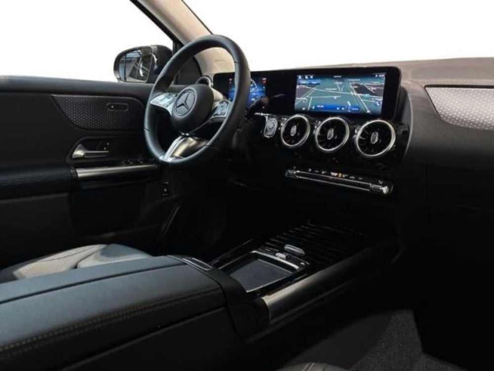Mercedes-Benz GLA SUV nuova a Bologna (15)