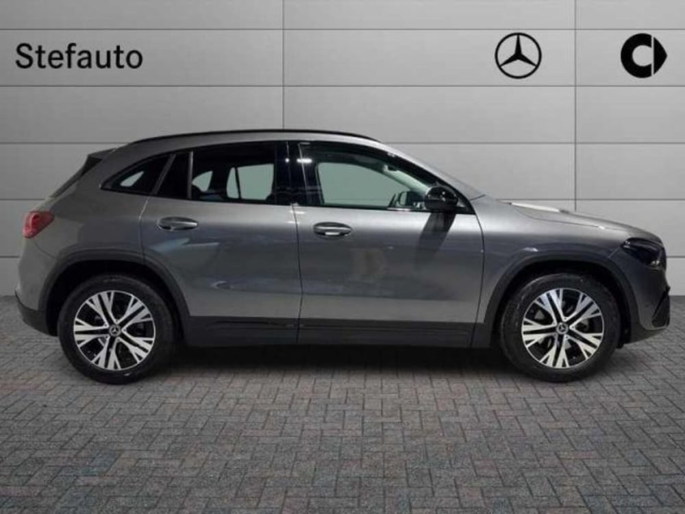 Mercedes-Benz GLA SUV nuova a Bologna (2)