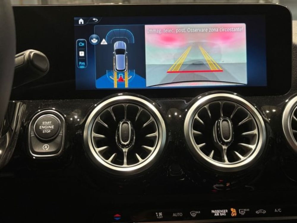 Mercedes-Benz GLA SUV nuova a Bologna (12)