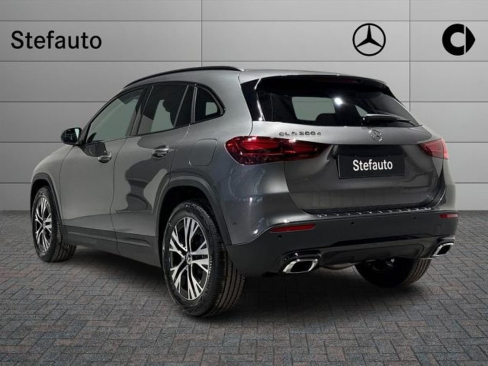 Mercedes-Benz GLA SUV nuova a Bologna (5)