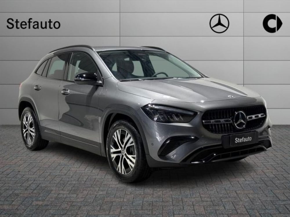 Mercedes-Benz GLA SUV nuova a Bologna