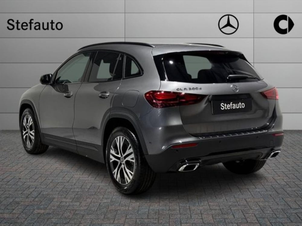 Mercedes-Benz GLA SUV nuova a Bologna (5)