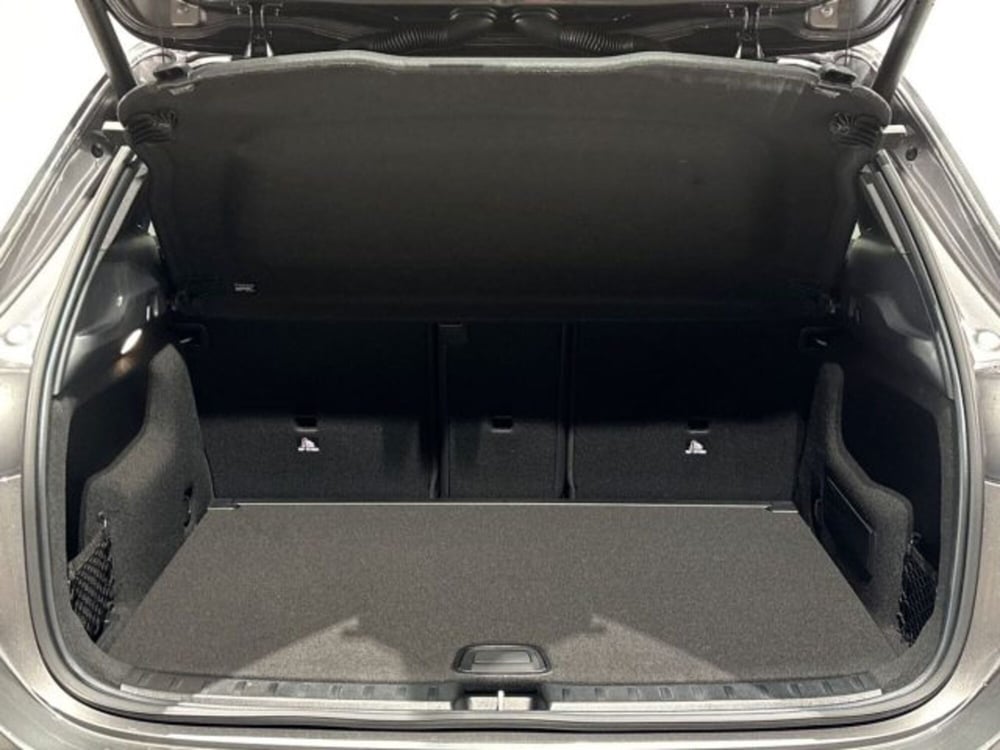 Mercedes-Benz GLA SUV nuova a Bologna (7)