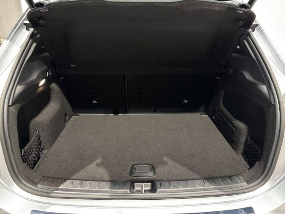 Mercedes-Benz GLA SUV nuova a Bologna (7)